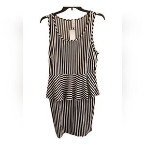 🆕️ Black and White Striped Dress.   Rj330-LucL